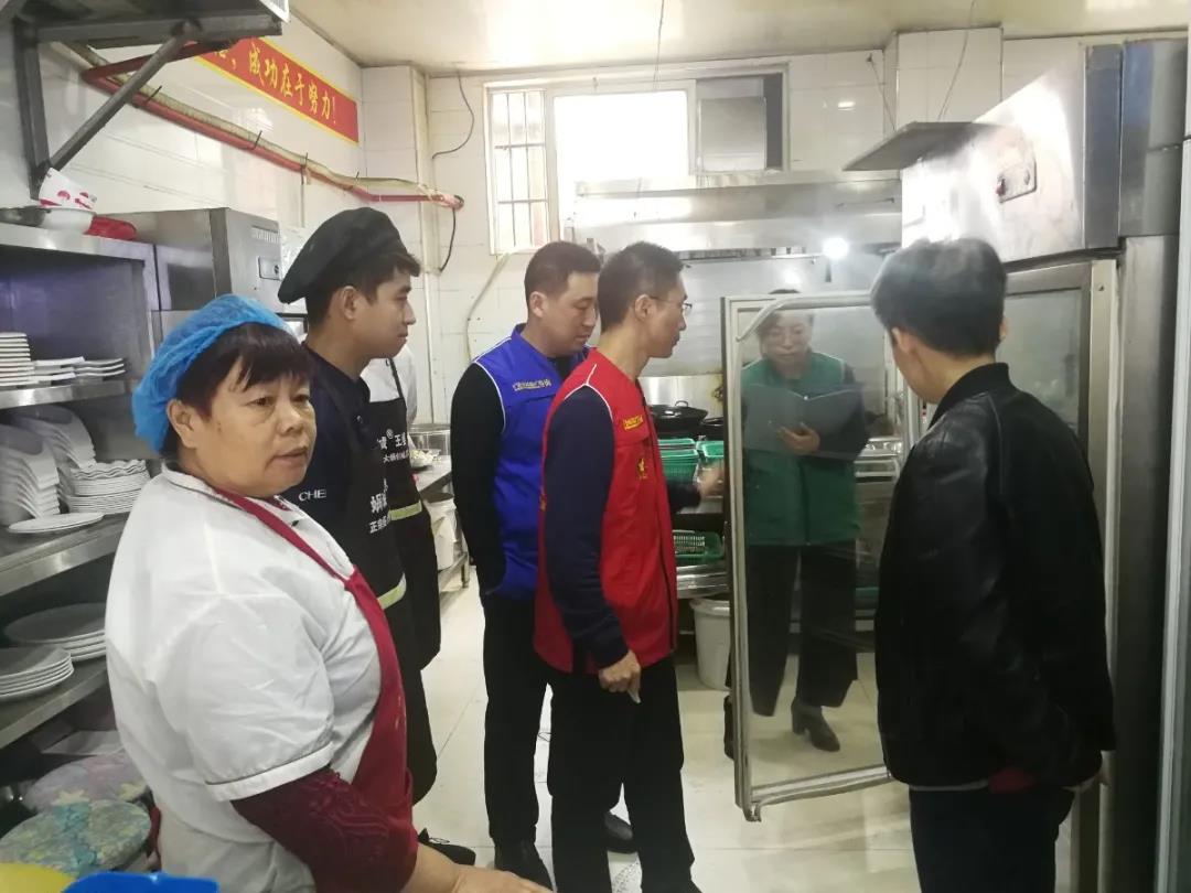 硅谷兄弟·中国首席咨询官团队在山西葫芦娃餐饮公司调研辅导